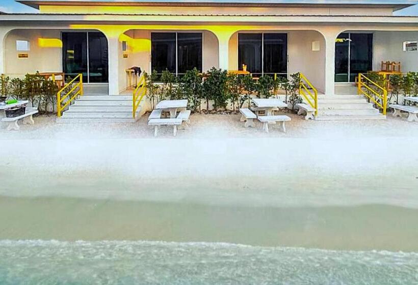 בית מלון כפרי The Toy Beach Resort Rayong