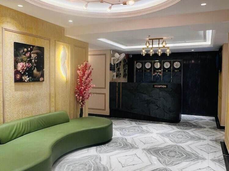 4 Ever Hotel ,surat