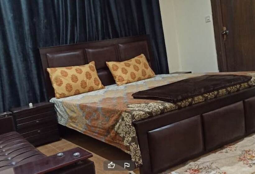هتل Evergreen Inn