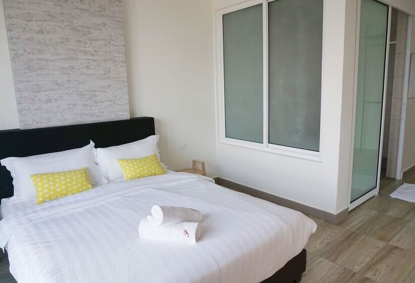 هتل The Octagon Premium Suite   Ipoh
