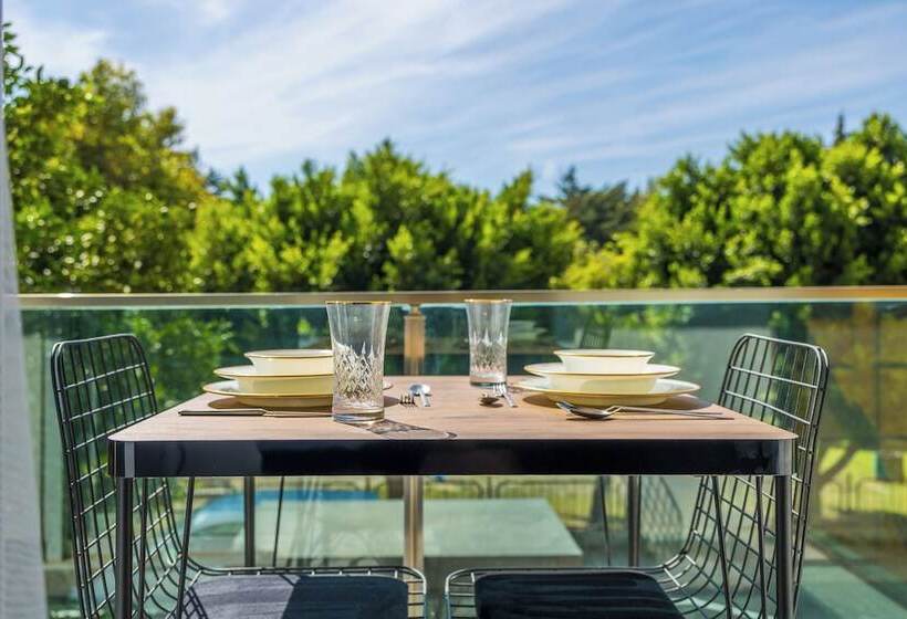 Brandhill Airport Suites