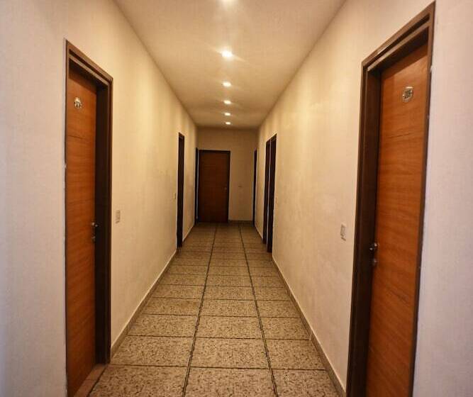 בית מלון כפרי Lake View