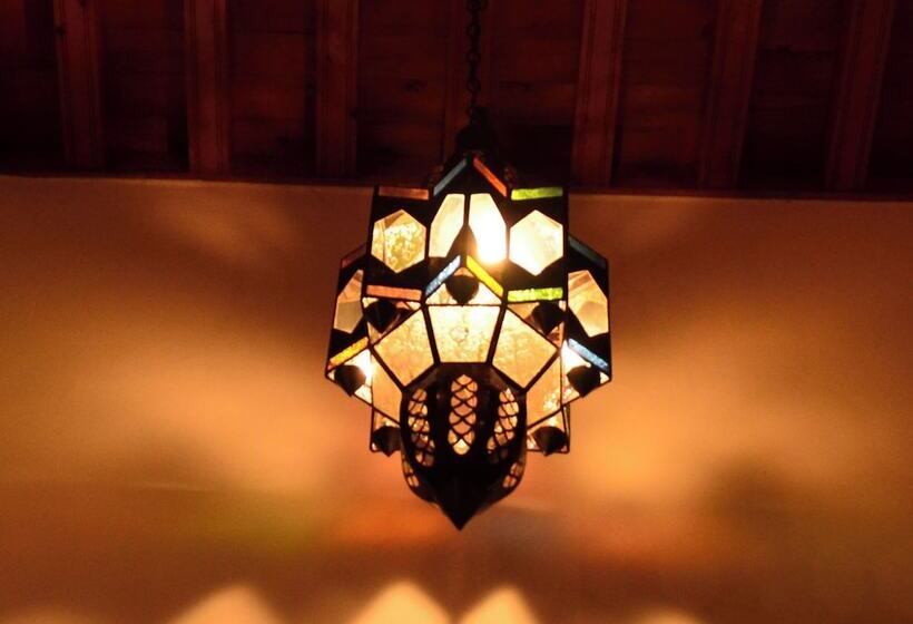 پانسیون Room In Bb   Dar Rehla Bab Remouz