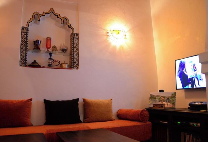 پانسیون Room In Bb   Dar Rehla Bab Remouz