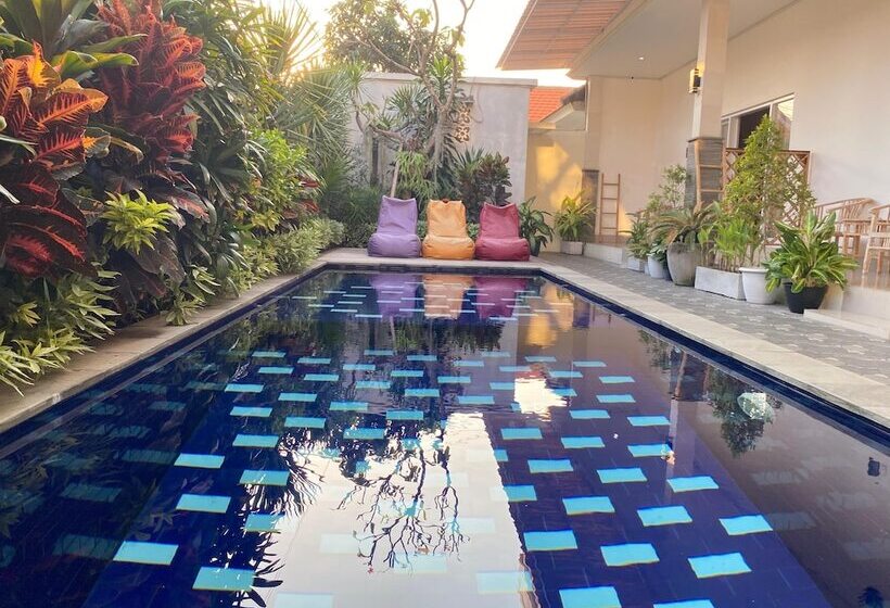 ペンション Prada Living Canggu