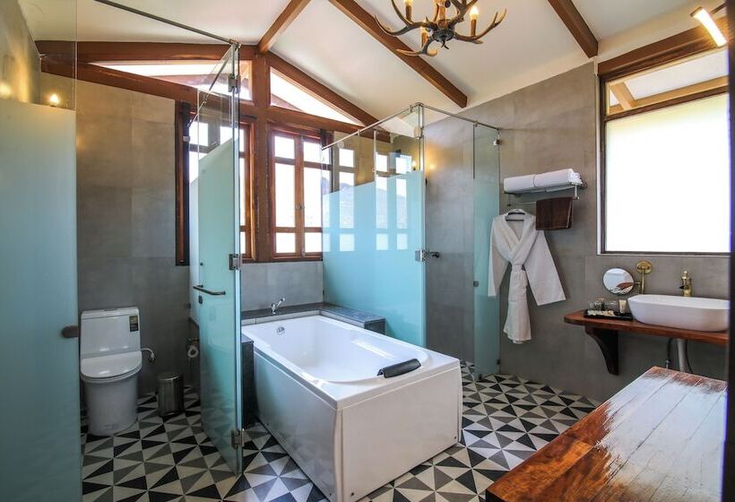 منتجع Toyam By Orchid Hotels