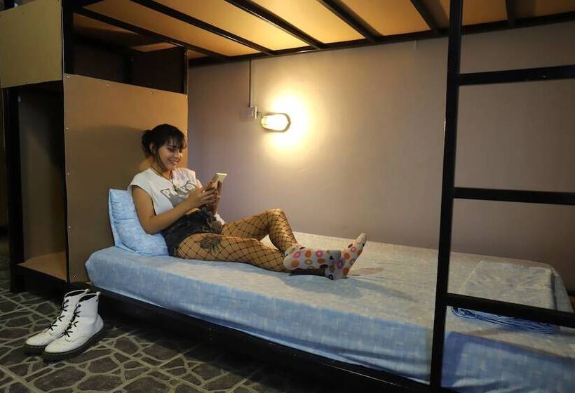 Asha Hostel