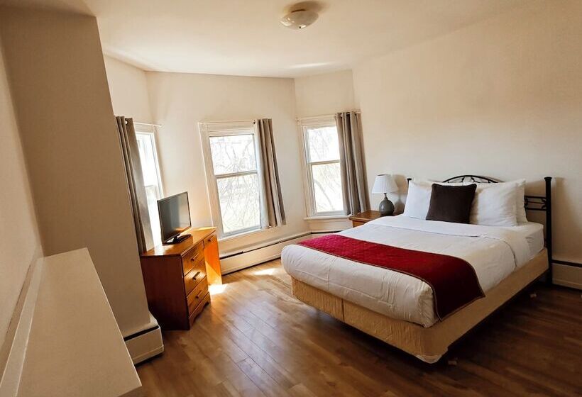 بنسيون Andy S Blue House