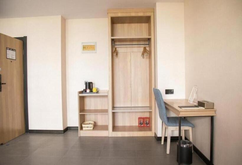 호텔 Green Tree Inn Express Inner Mongolia Tongliao Zalute Qi Lubei Town People S Hospital