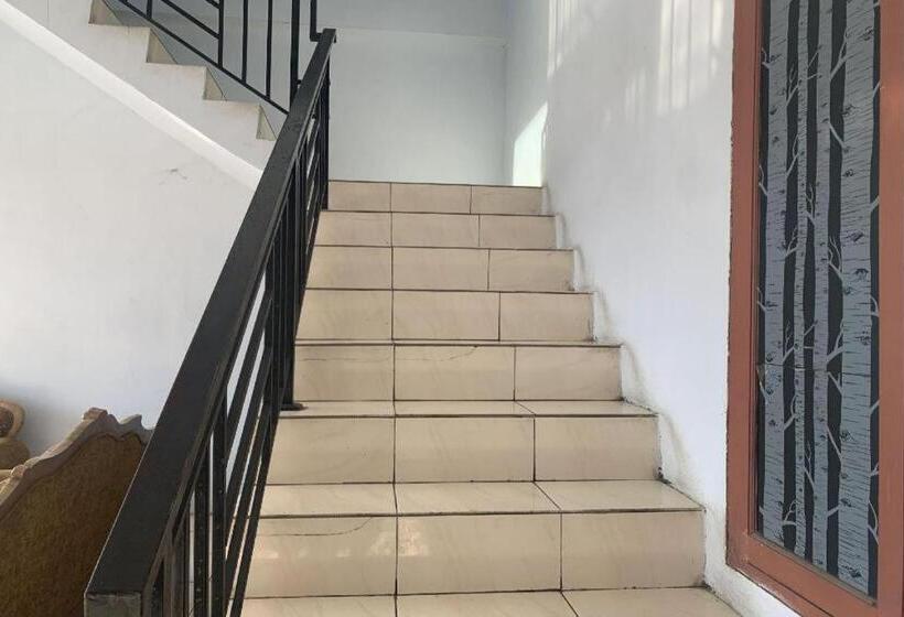 فندق Oyo 91263 Dinar Homestay
