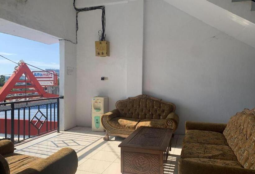 فندق Oyo 91263 Dinar Homestay