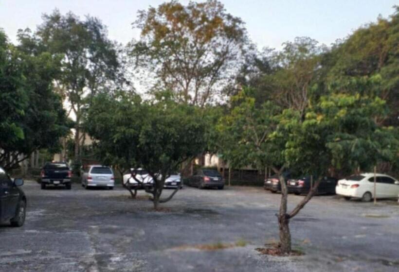 فندق Raisubsomboon Resort