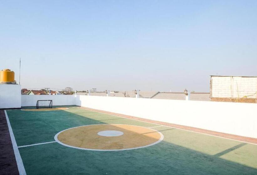 هتل Urbanview Syariah Wisma Nabil Solo