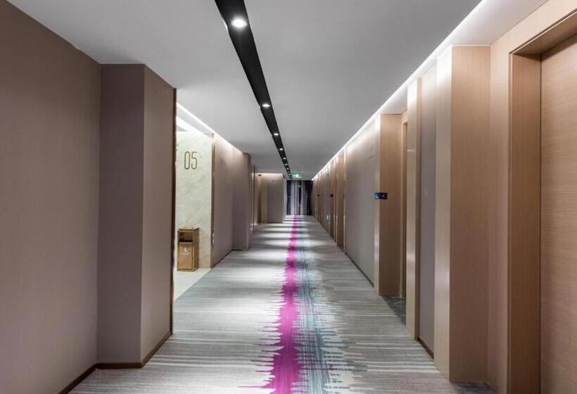 Lavande Hotel Zhengzhou Hanghai East Road Jingkai Center Square Metro Station