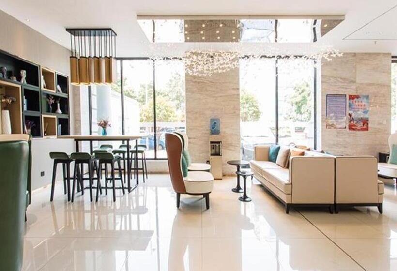 호텔 City Comfort Inn Liuzhou Chengzhong Wanda Haiguan