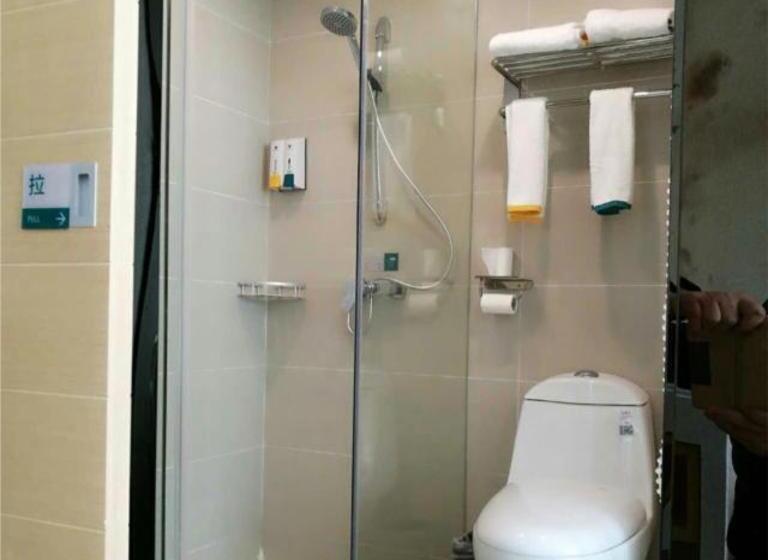 Отель Jtour Inn Huanggang Wanda Plaza