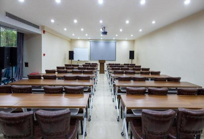 בית מלון כפרי Zmax Qingyuan Guangqing Railway Station