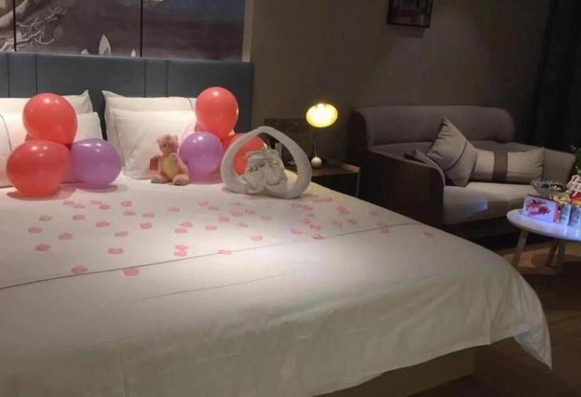 Magnotel Tongxiang Shimao Center