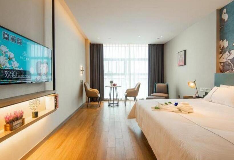 Magnotel Tongxiang Shimao Center