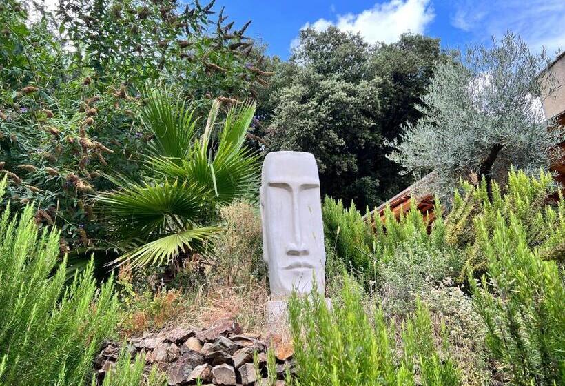 ベッドアンドブレックファースト Les Magnels