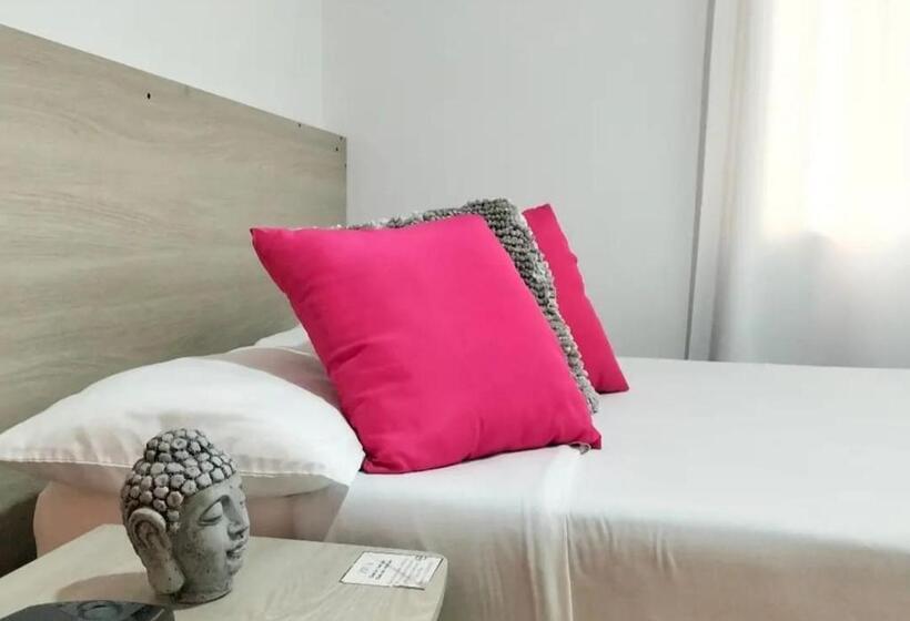 تختخواب و صبحانه Zivá Hostal