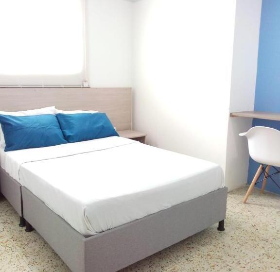 تختخواب و صبحانه Zivá Hostal