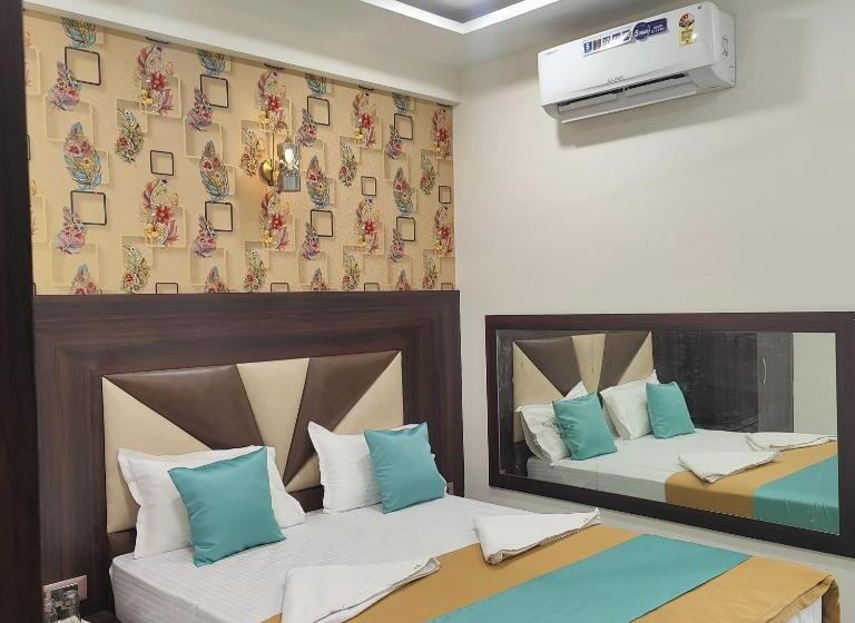 Отель Aayan Residency Boarding & Lodging