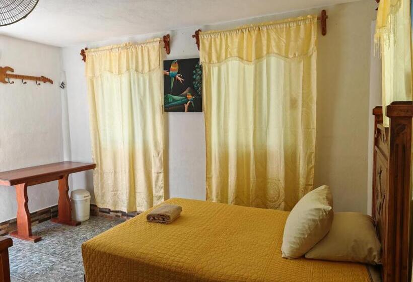هتل Casa Viejo Chac