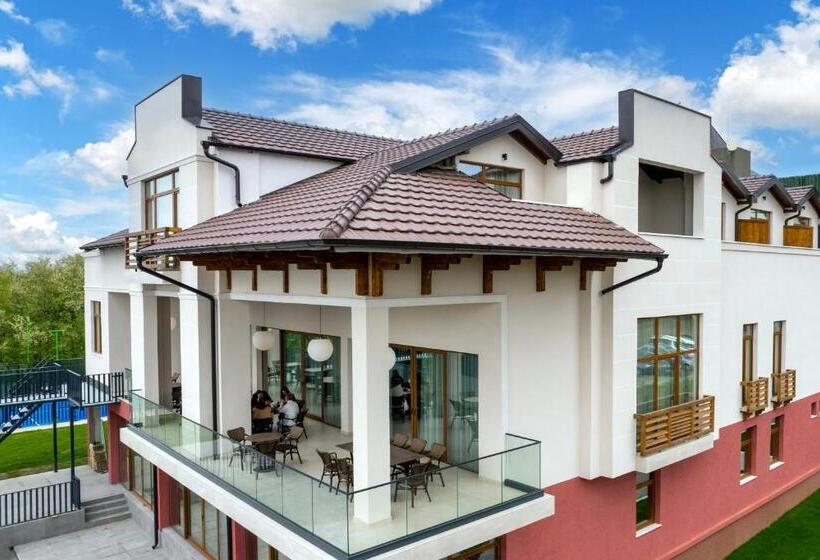 هتل Dve Kule Resort & Winery