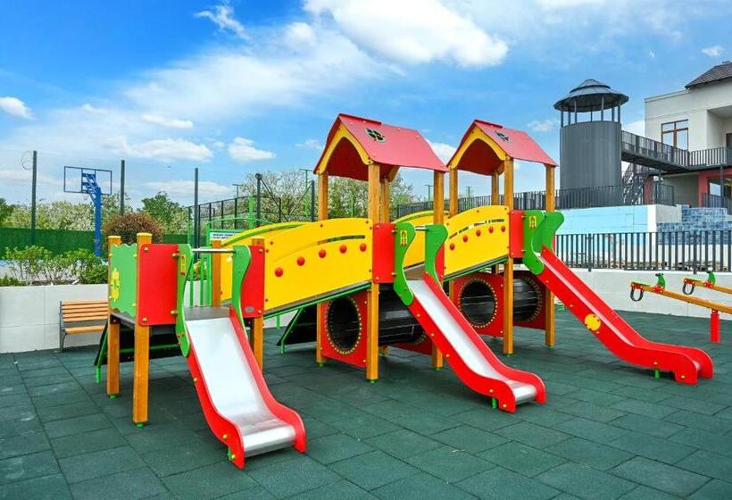 هتل Dve Kule Resort & Winery