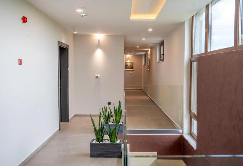 هتل Dve Kule Resort & Winery