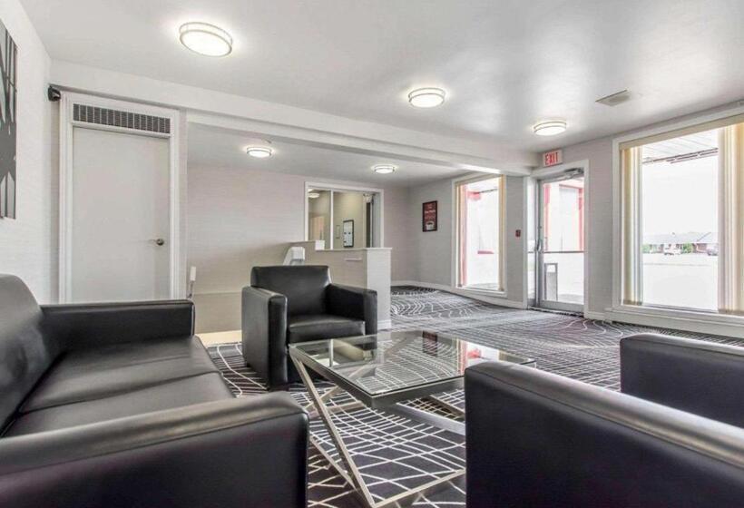 Отель Econo Lodge