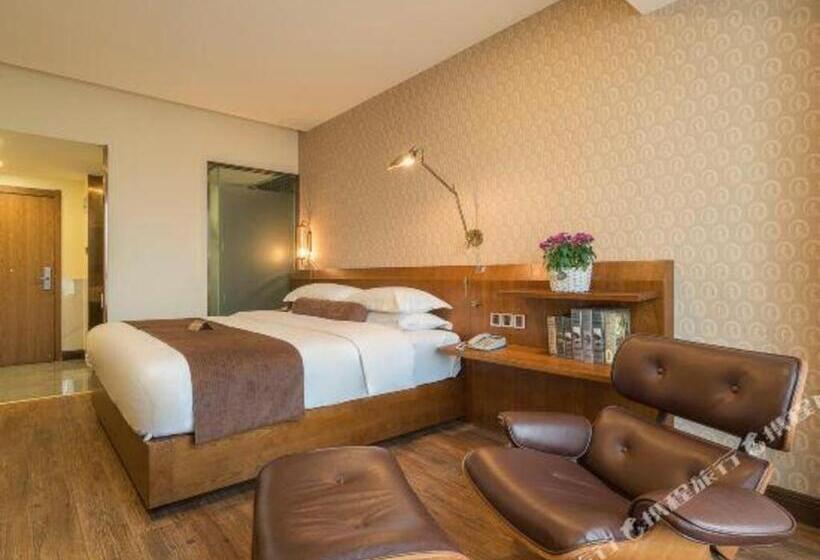 هتل James Joyce Coffetel Xishuangbanna Poshui Square Manjinglan Ancient City