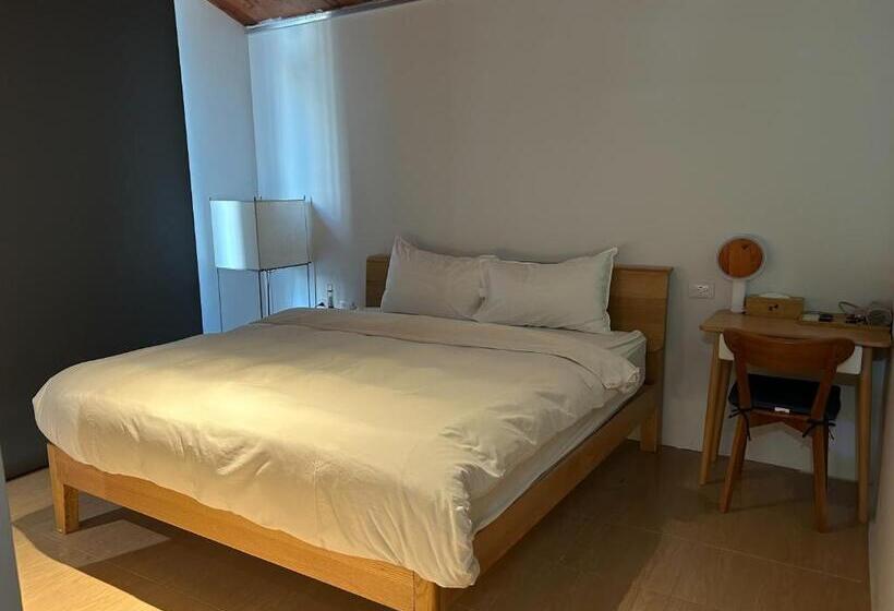 پانسیون 122 Western Building