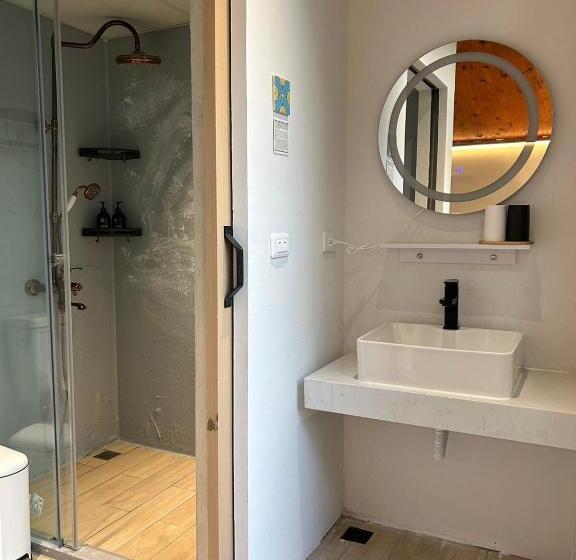 پانسیون 122 Western Building