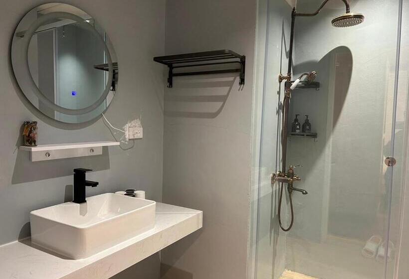 پانسیون 122 Western Building