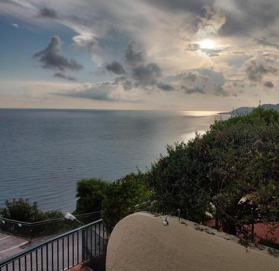 ペンション Camera Vista Mare Ad Acciaroli Località Mezzatorre