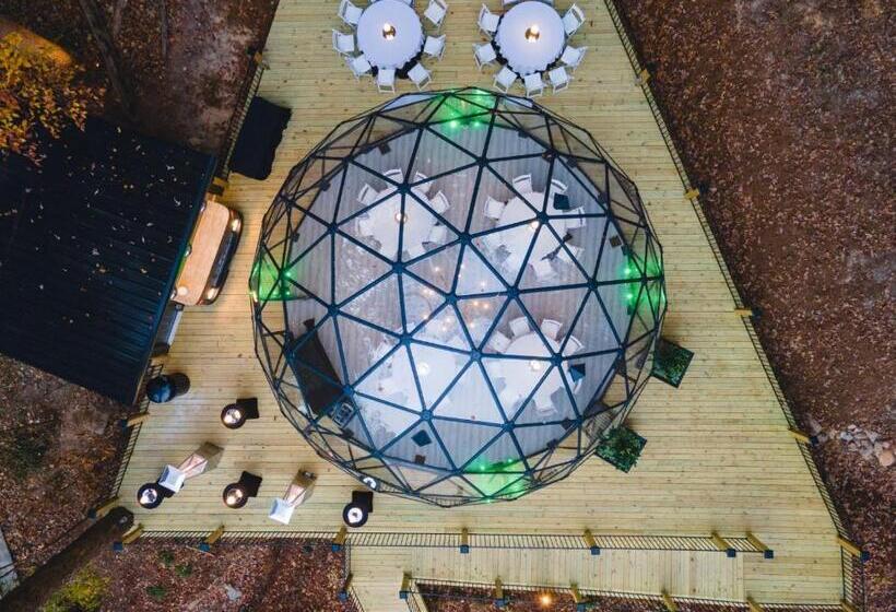 אתר נופש Magnolia Luxury Treehouse Near Lake Guntersville
