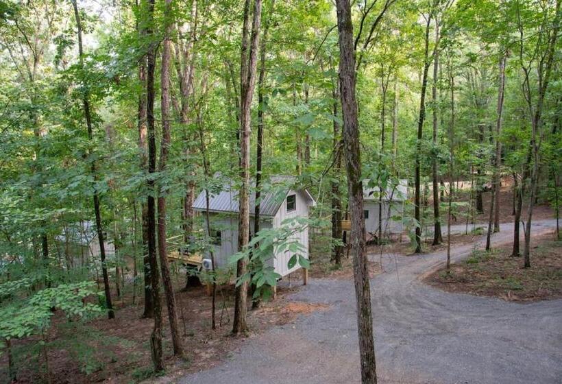 אתר נופש Pine Luxury Treehouse Near Lake Guntersville