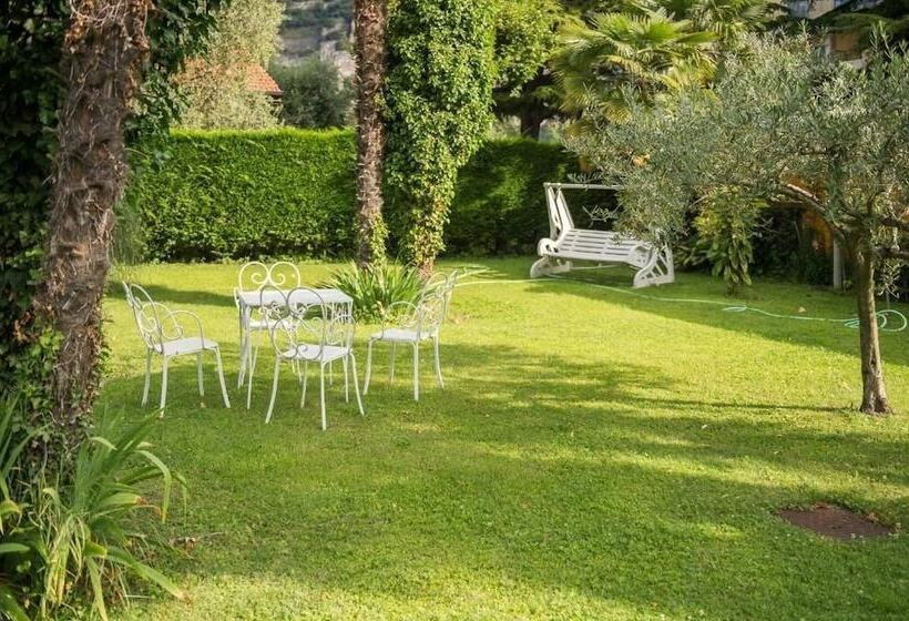 هتل Bike Garnì Villa Maria Torbole