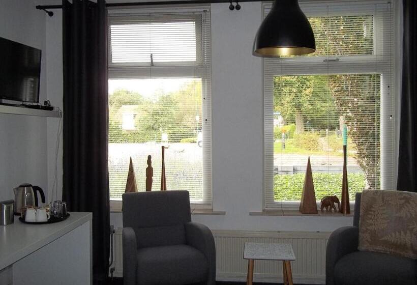 مبيت وإفطار T Griene Hemeltsje