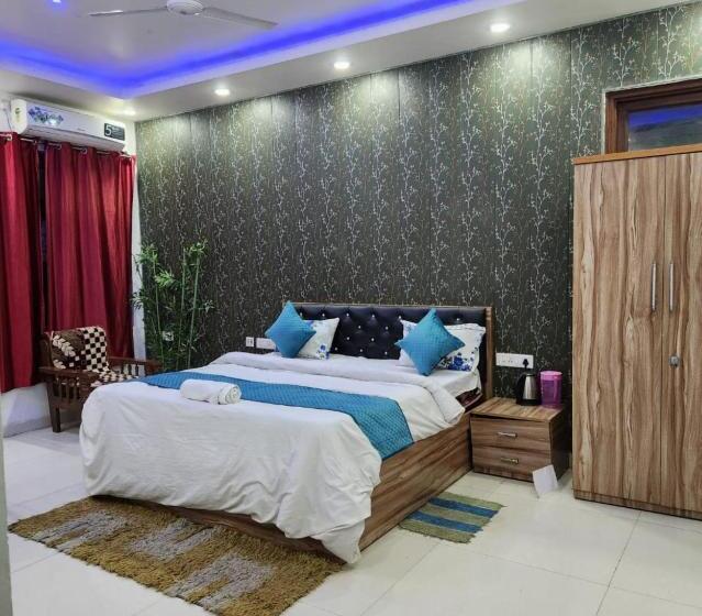 Hotel Goroomgo Maujis Villa Guest House Prayagraj Near Sangam Railway Station Luxury Room Quality Exce