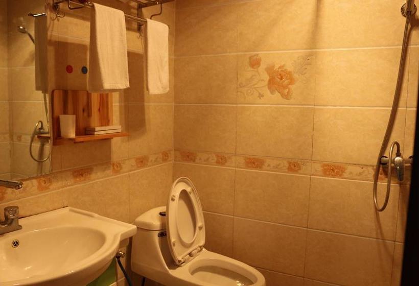 هاستل Shangajoy Seasons Inn