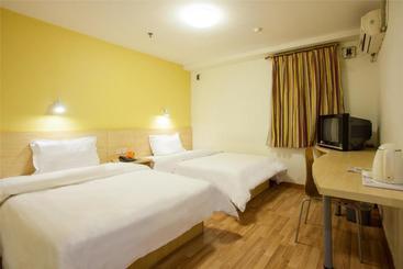 هتل 7days Inn Qingdao Haiyunan Xinglong Road