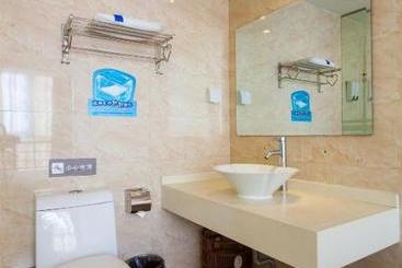 هتل 7days Inn Qingdao Haiyunan Xinglong Road