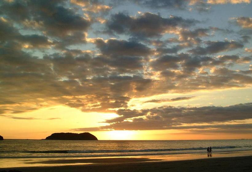 هتل Coco Beach