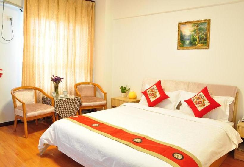 فندق Golden Tree Business