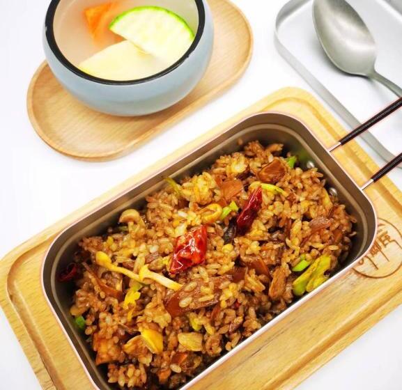 The Cloudland International Youth Hostel Close To The City Center,15 Min Walks To The Subway, Close