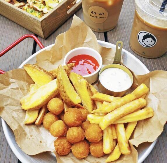 The Cloudland International Youth Hostel Close To The City Center,15 Min Walks To The Subway, Close