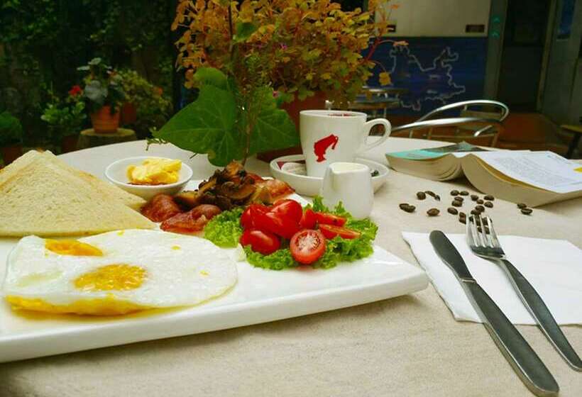 The Cloudland International Youth Hostel Close To The City Center,15 Min Walks To The Subway, Close